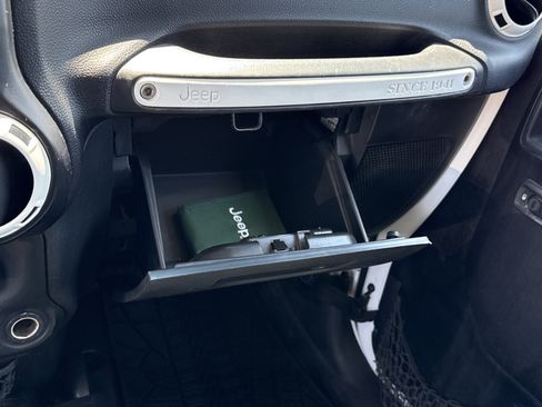 Used 2012 Jeep Wrangler Unlimited Sport AWD/4WD image 19