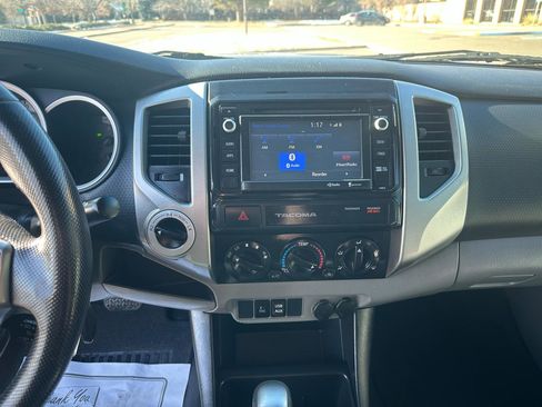 Used 2015 Toyota Tacoma 4x4 Double Cab w/ TRD Off-Road Package image 14