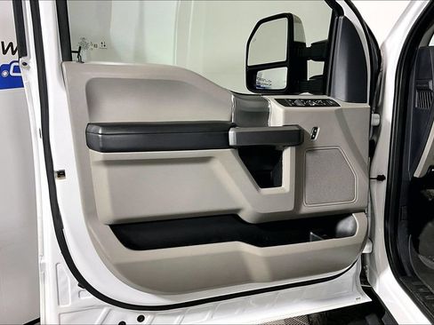 Used 2022 Ford F250 XLT w/ XLT Premium Package AWD/4WD image 18