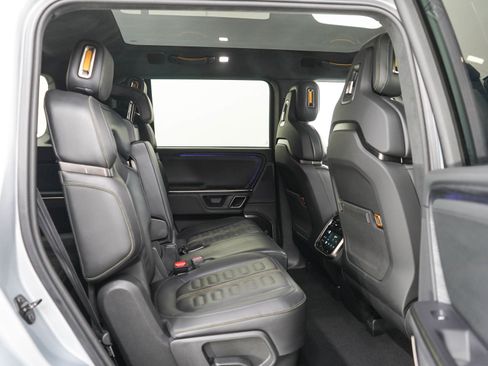Used 2024 Rivian R1S Adventure AWD/4WD image 11