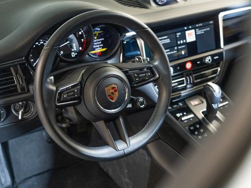 Certified 2026 Porsche Macan AWD/4WD image 15