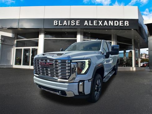 New 2026 GMC Sierra 2500 Denali w/ Technology Package AWD/4WD image 8