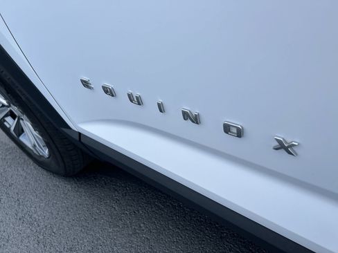 Used 2025 Chevrolet Equinox LT AWD/4WD image 11