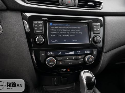 Used 2017 Nissan Rogue SL w/ SL Premium Package FWD image 6
