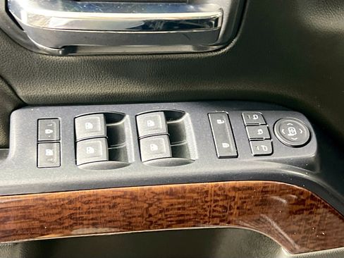 Used 2018 GMC Sierra 1500 SLT AWD/4WD image 16