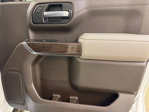 Used 2020 GMC Sierra 1500 SLE w/ SLE Value Package image 29