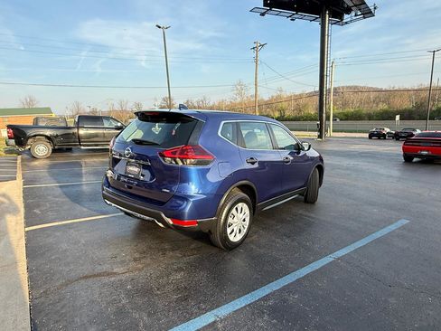 Used 2018 Nissan Rogue S image 3