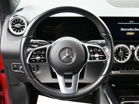 Used 2022 Mercedes-Benz GLA 250 250 4MATIC image 17