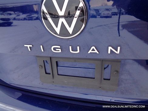 Used 2024 Volkswagen Tiguan SE image 5