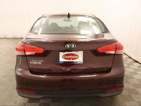Used 2017 Kia Forte LX image 5