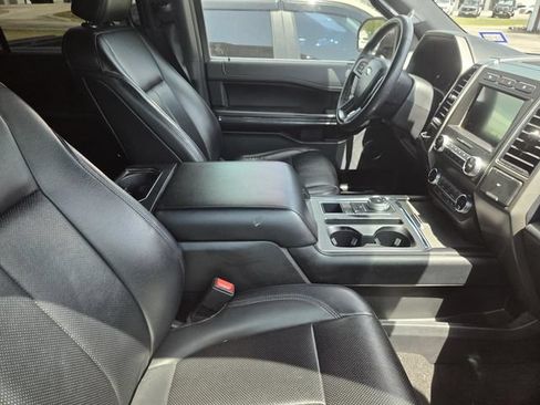 Used 2019 Ford Expedition XLT w/ Equipment Group 202A RWD image 10
