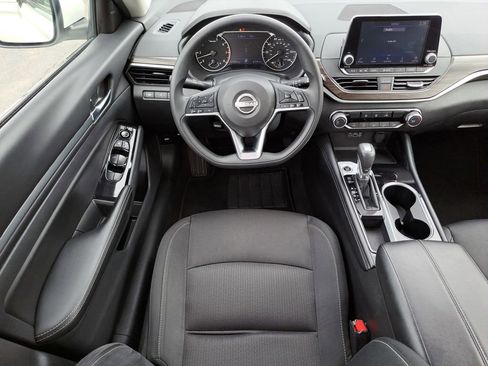 Used 2023 Nissan Altima 2.5 SV FWD image 13
