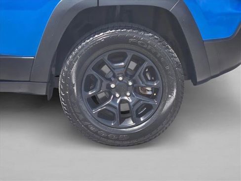 Used 2022 Jeep Cherokee Latitude w/ Trailer Tow Group AWD/4WD image 22