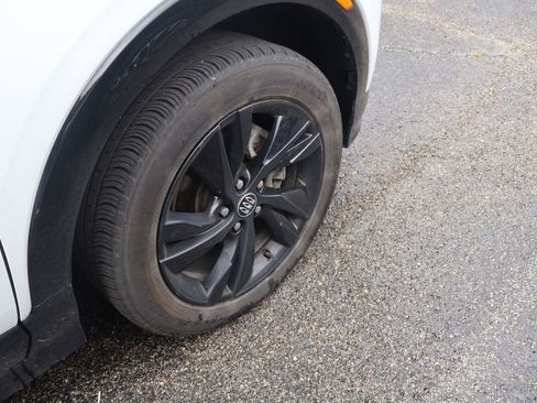 Used 2024 Buick Encore GX Sport Touring AWD/4WD image 9