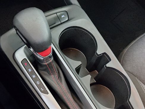 Used 2025 Chevrolet Trax RS w/ Sunroof Package image 24