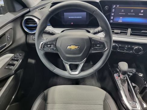 Used 2024 Chevrolet Trax LT w/ Driver Confidence Package FWD image 25