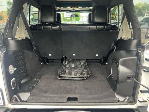 Used 2014 Jeep Wrangler Unlimited Sahara AWD/4WD image 9