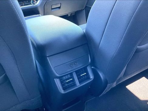 Used 2026 Chevrolet Equinox LT AWD/4WD image 10
