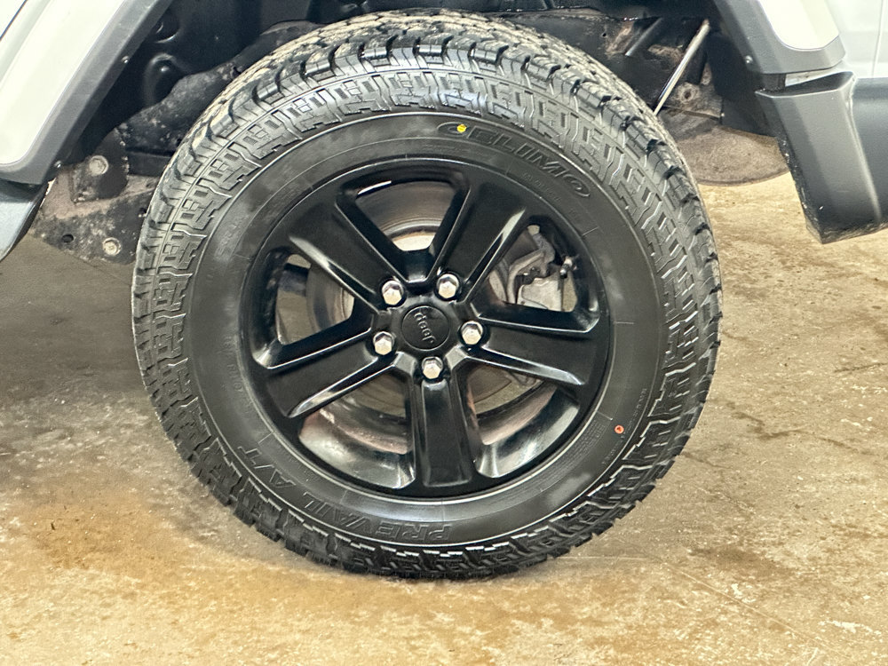 Used 2019 Jeep Wrangler Unlimited Sahara w/ Uconnect 4C Nav & Sound Group AWD/4WD image 46