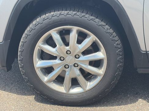 Used 2017 Jeep Cherokee Limited AWD/4WD image 28