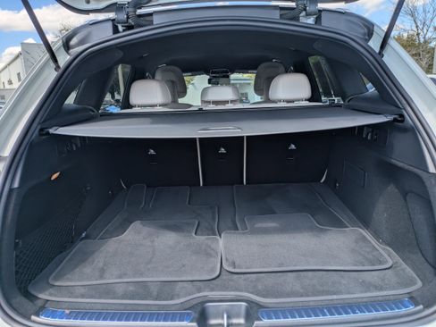 Used 2025 Mercedes-Benz GLC 300 image 12