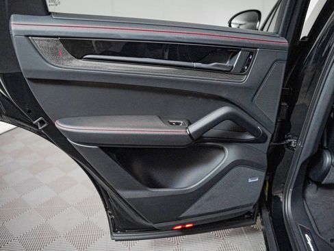 New 2026 Porsche Cayenne GTS image 27