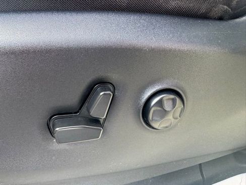 Used 2021 Chrysler Pacifica Limited image 21