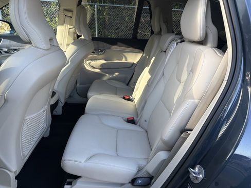 Certified 2023 Volvo XC90 B6 Core w/ Climate Package image 32