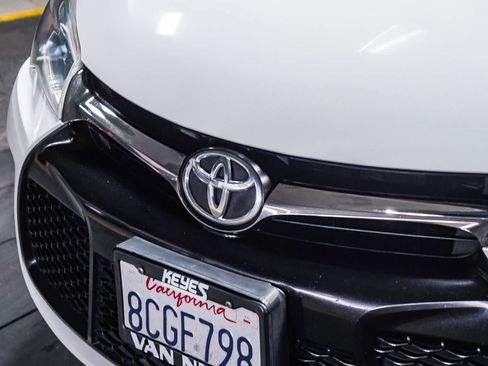 Used 2017 Toyota Camry SE FWD image 8