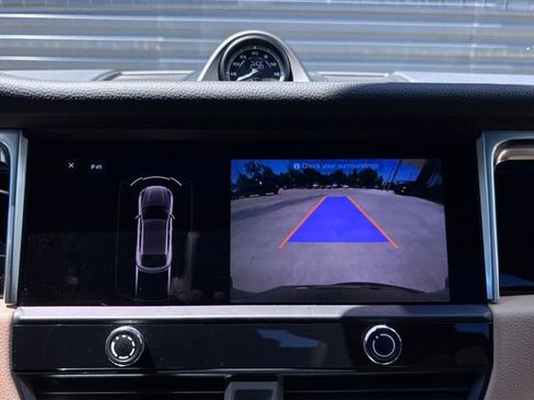 Certified 2024 Porsche Macan S AWD/4WD image 20