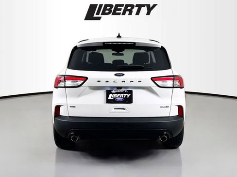 Certified 2022 Ford Escape SE w/ SE Sport Appearance Package image 6