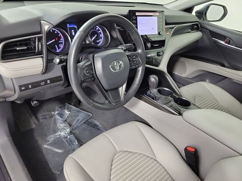 Used 2024 Toyota Camry SE image 18