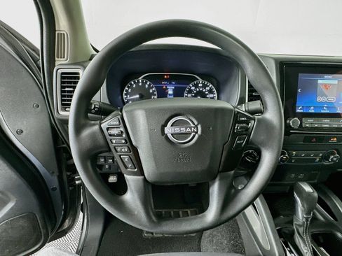 Used 2022 Nissan Frontier SV AWD/4WD image 11