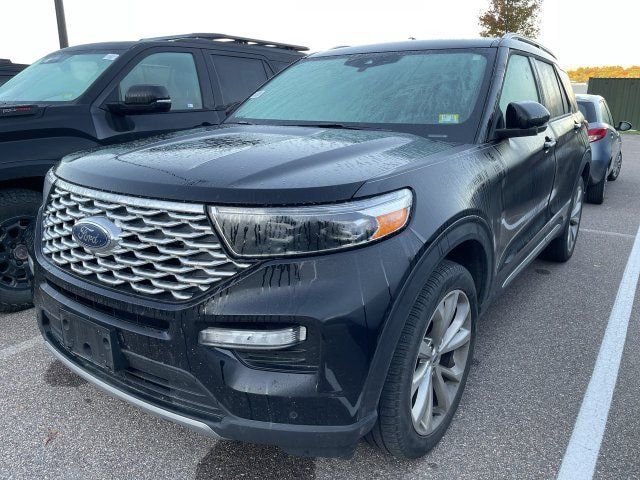 Used 2023 Ford Explorer Platinum w/ Technology Package AWD/4WD image 2