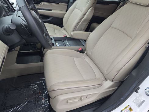 Used 2024 Honda Odyssey Elite image 16