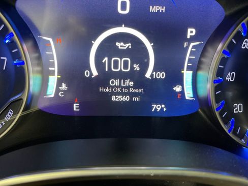 Used 2019 Chrysler Pacifica Touring-L Plus w/ Advanced Safetytec Group FWD image 21