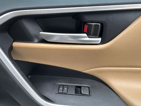 Used 2024 Toyota RAV4 XLE Premium image 31