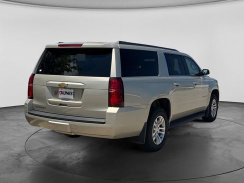 Used 2016 Chevrolet Suburban LT w/ Luxury Package AWD/4WD image 8