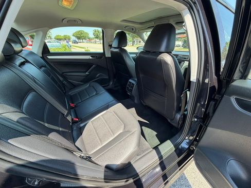 Used 2019 Volkswagen Passat 2.0T Wolfsburg FWD image 15