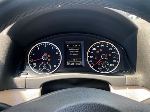Used 2013 Volkswagen Tiguan SEL FWD image 25