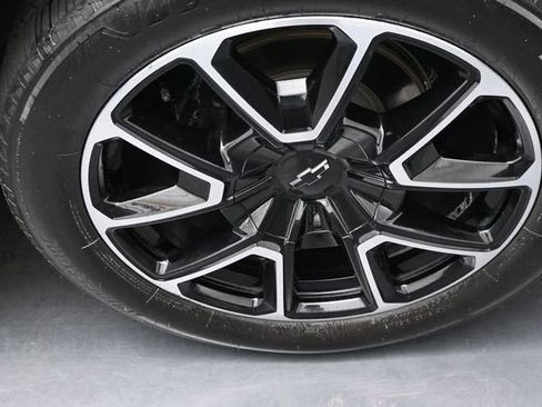 Used 2021 Chevrolet Tahoe RST w/ Luxury Package AWD/4WD image 34
