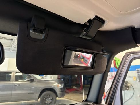 Used 2017 Jeep Wrangler Unlimited Sahara image 24