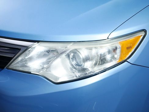 Used 2013 Toyota Camry LE image 16