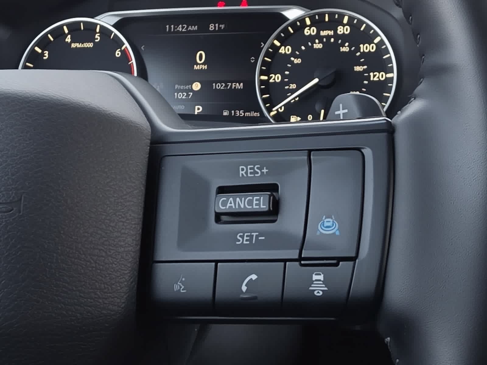 Used 2025 Nissan Rogue SV AWD/4WD image 23