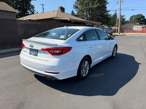 Used 2016 Hyundai Sonata SE w/ Cargo Package FWD image 5
