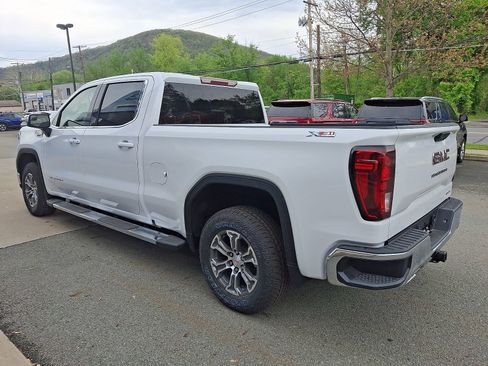 New 2026 GMC Sierra 1500 SLE w/ X31 Off-Road Package AWD/4WD image 4