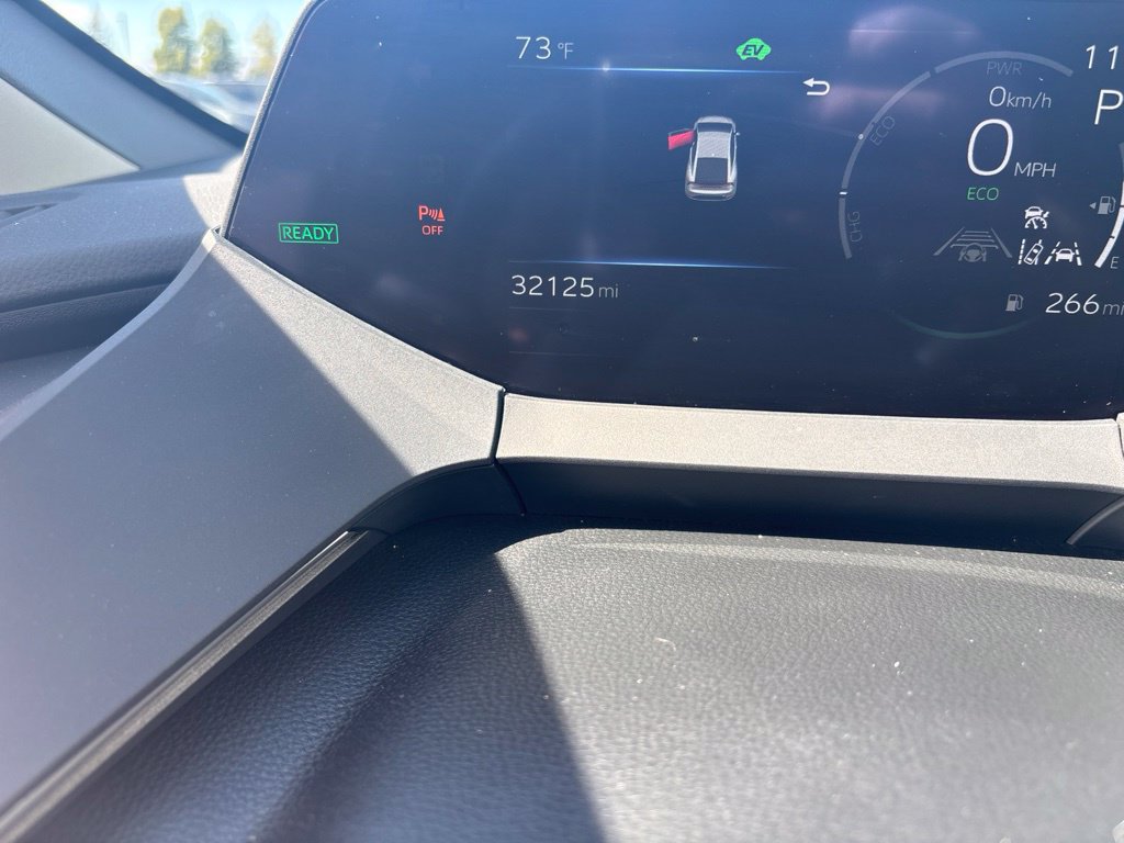 Used 2024 Toyota Prius XLE FWD image 8