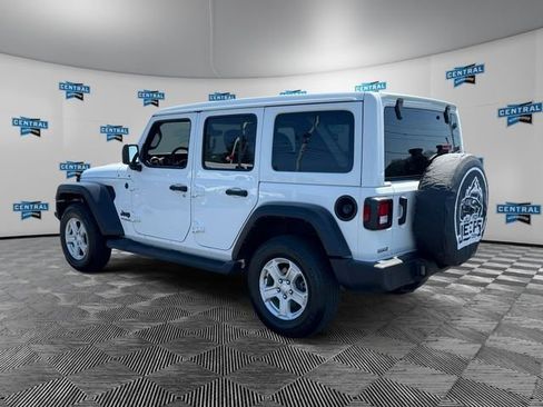 Certified 2022 Jeep Wrangler Unlimited Sport w/ Sun And Sound Package AWD/4WD image 4