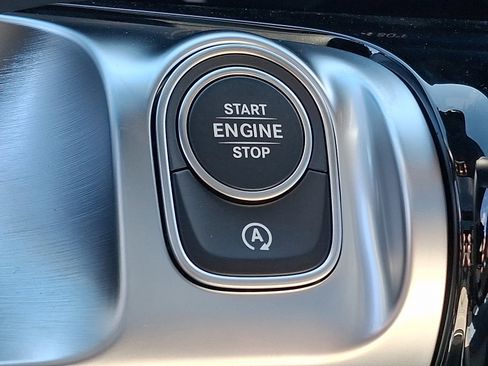 New 2026 Mercedes-Benz GLB 250 4MATIC image 18
