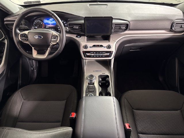 Used 2024 Ford Explorer XLT AWD/4WD image 24
